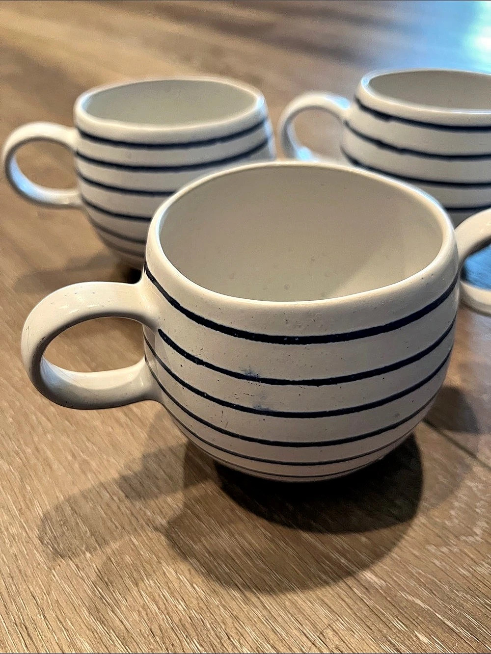 Crate & Barrel Lina Blue Stripe Coffee Mug Set of 4 White & Blue